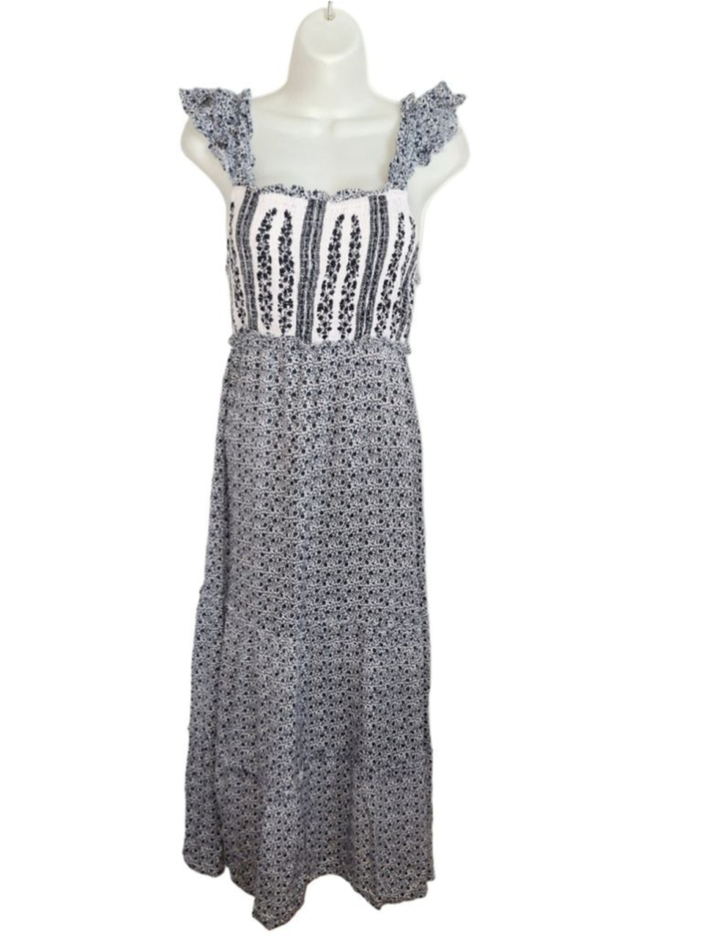 Jessica Simpson White Blue Floral Maxi Dress L smocked feminine milkmaid